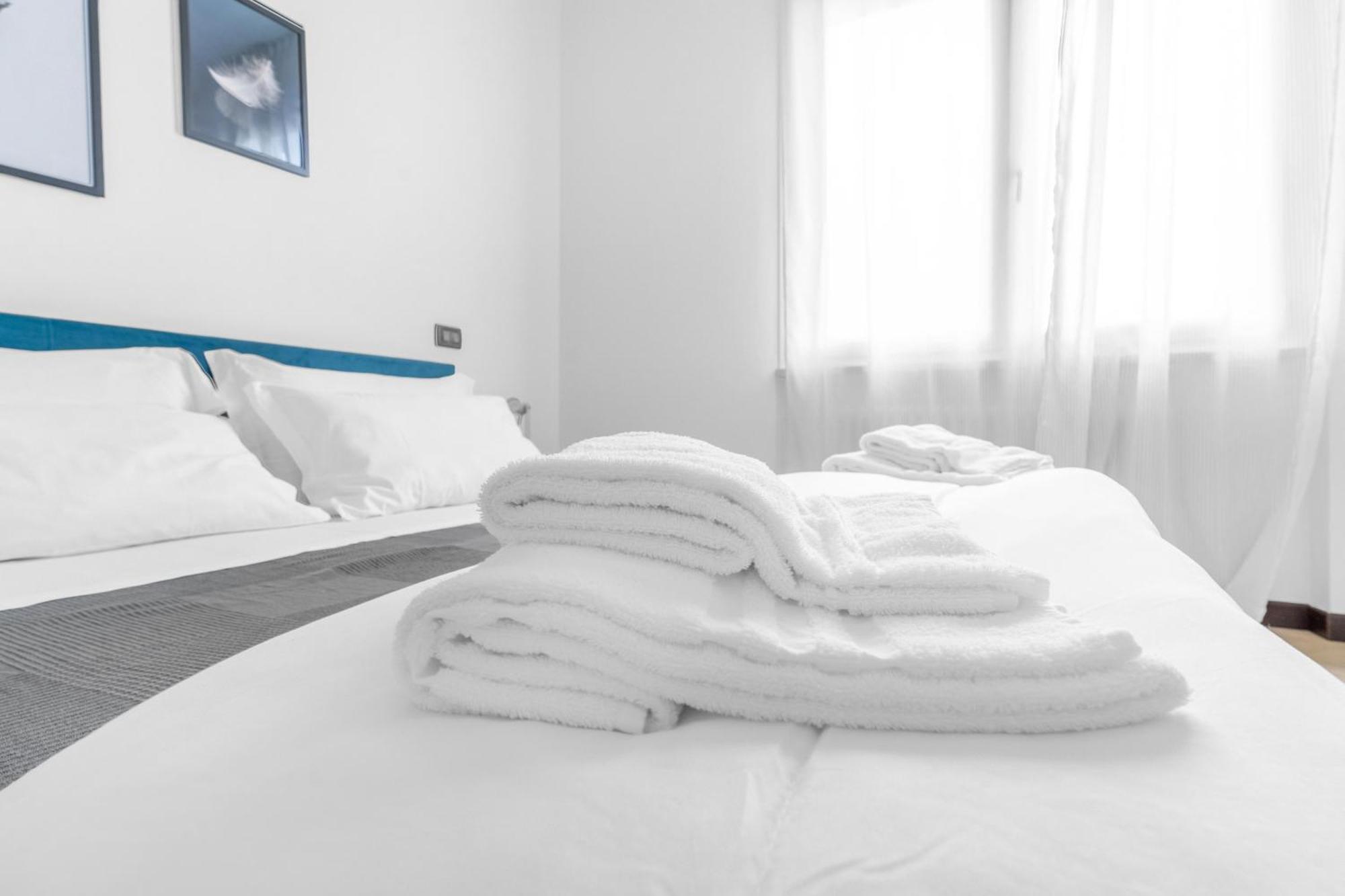 -Free Pool And Parking- Garda House Apartments Castelnuovo del Garda Zewnętrze zdjęcie