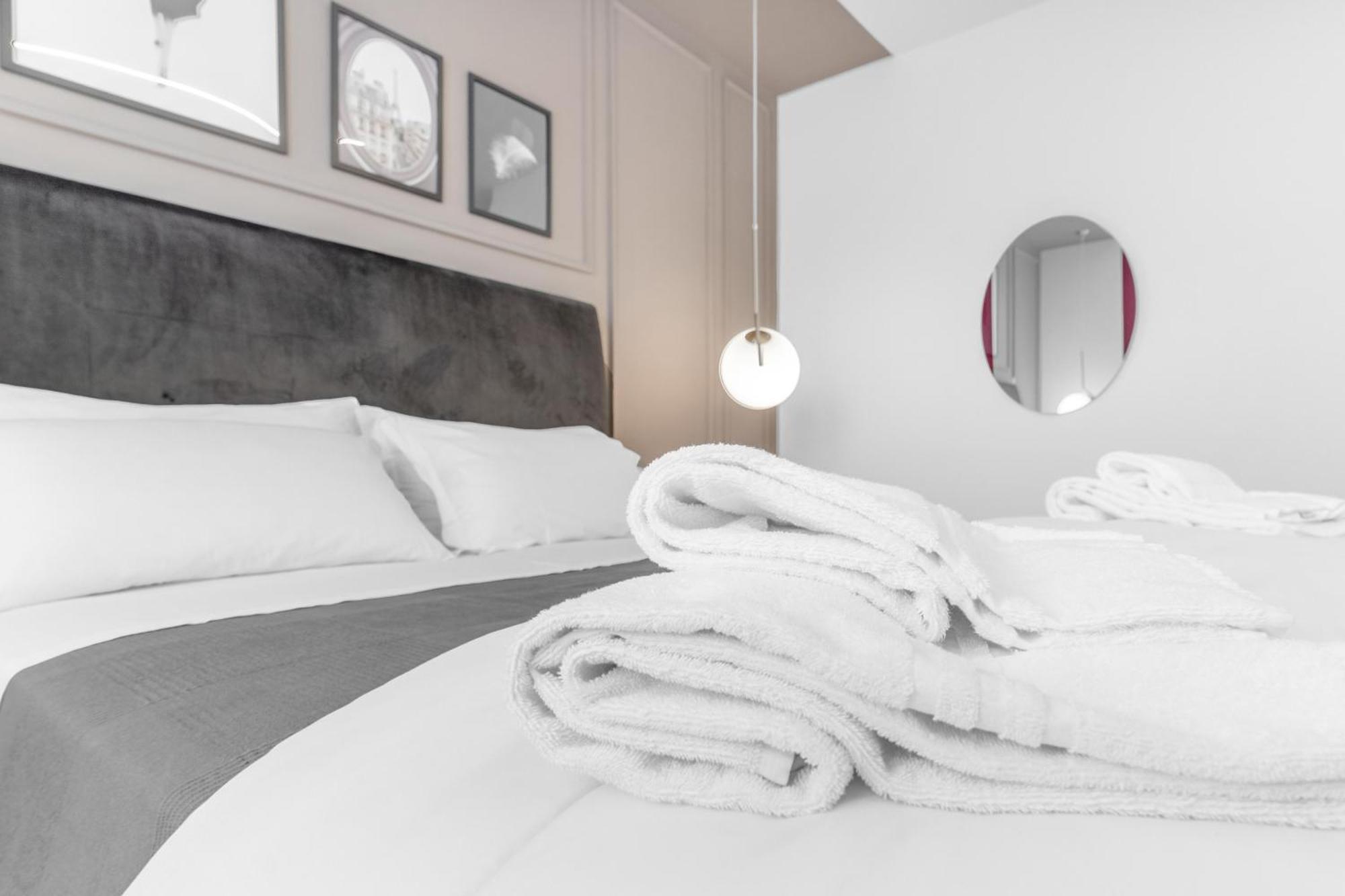 -Free Pool And Parking- Garda House Apartments Castelnuovo del Garda Zewnętrze zdjęcie
